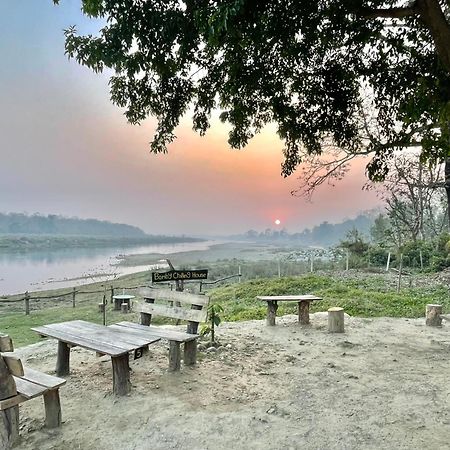 Bamby Chilling House - Feel The Nature Sauraha Luaran gambar