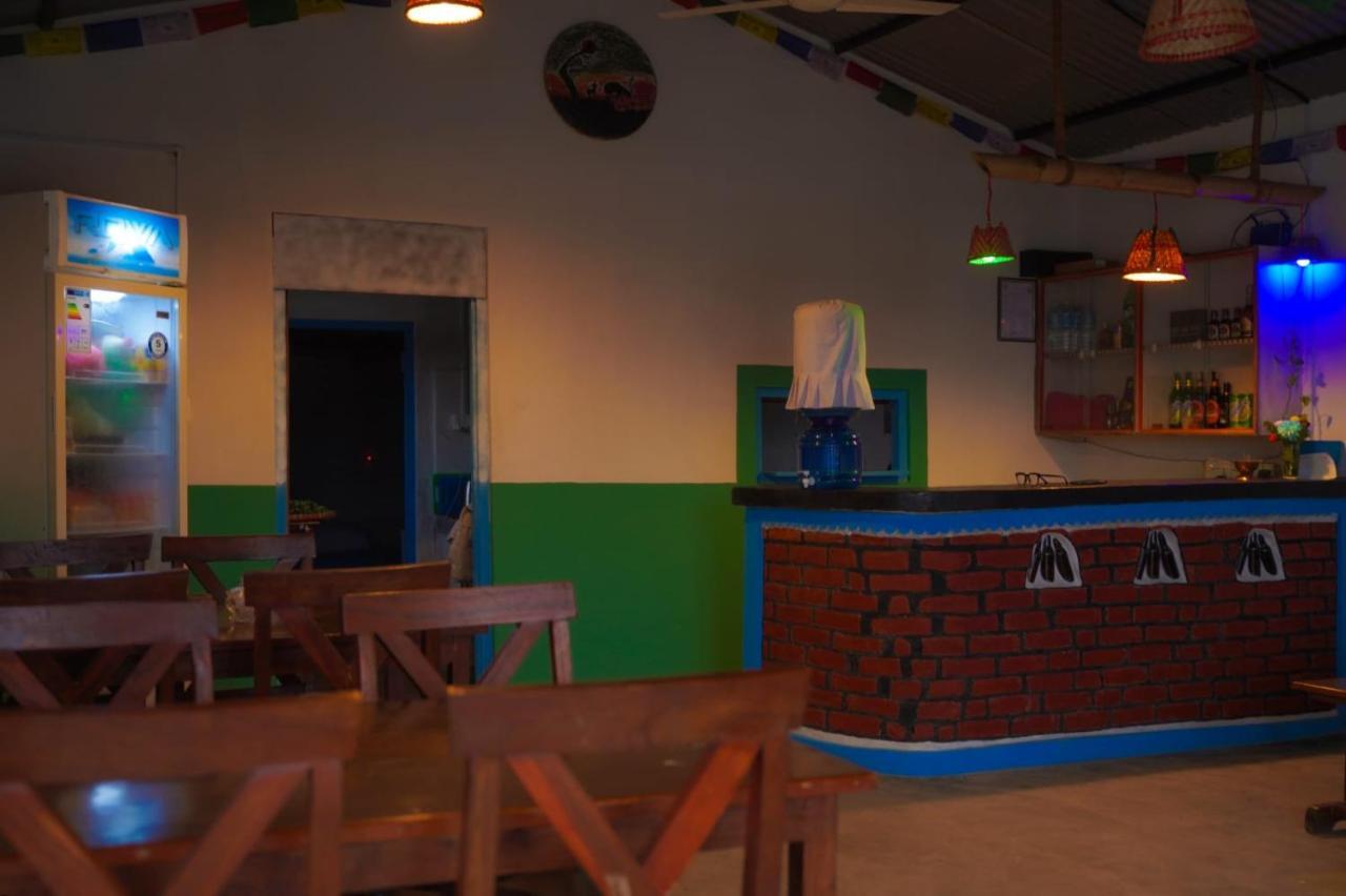 Bamby Chilling House - Feel The Nature Sauraha Luaran gambar