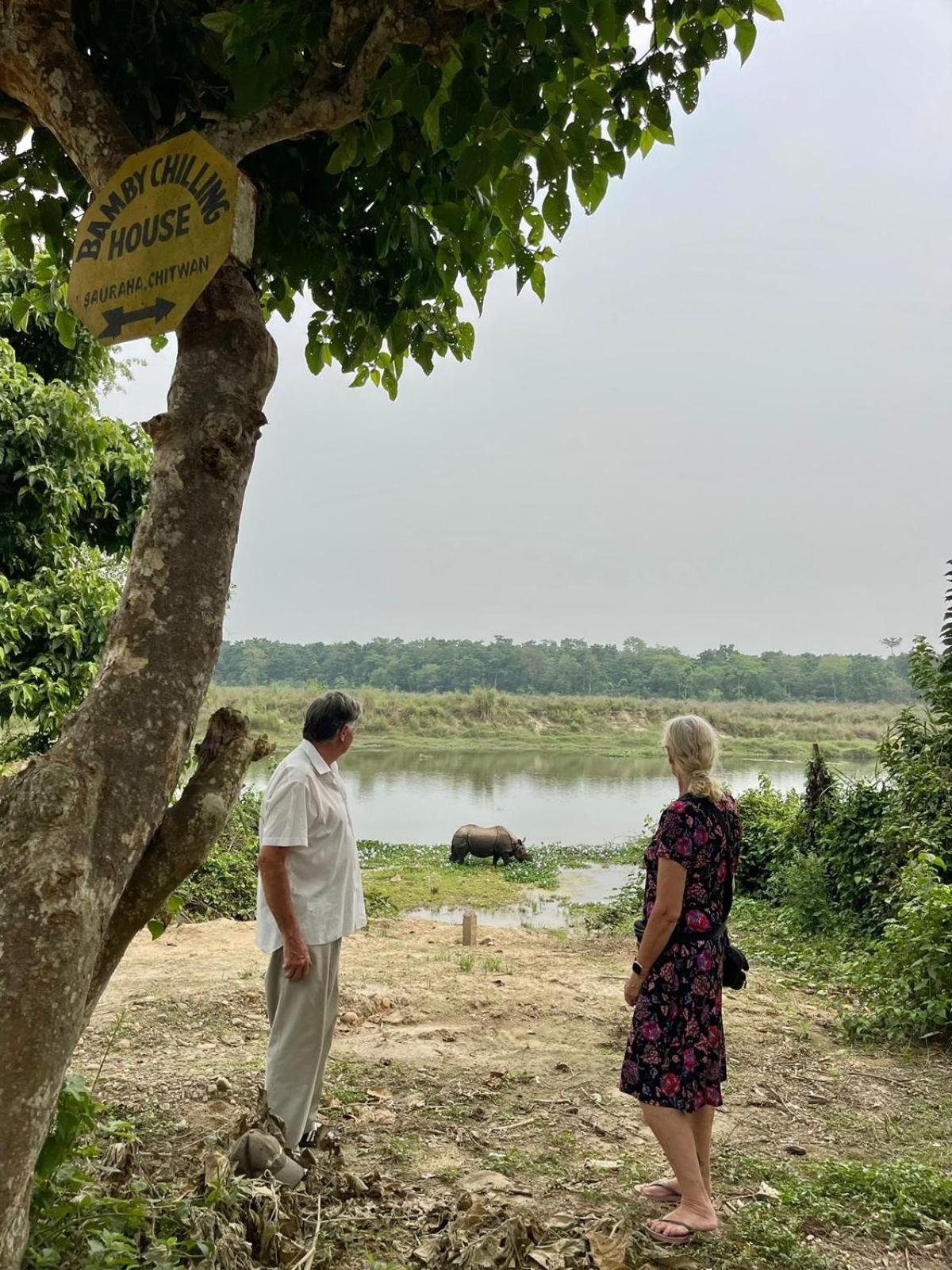 Bamby Chilling House - Feel The Nature Sauraha Luaran gambar